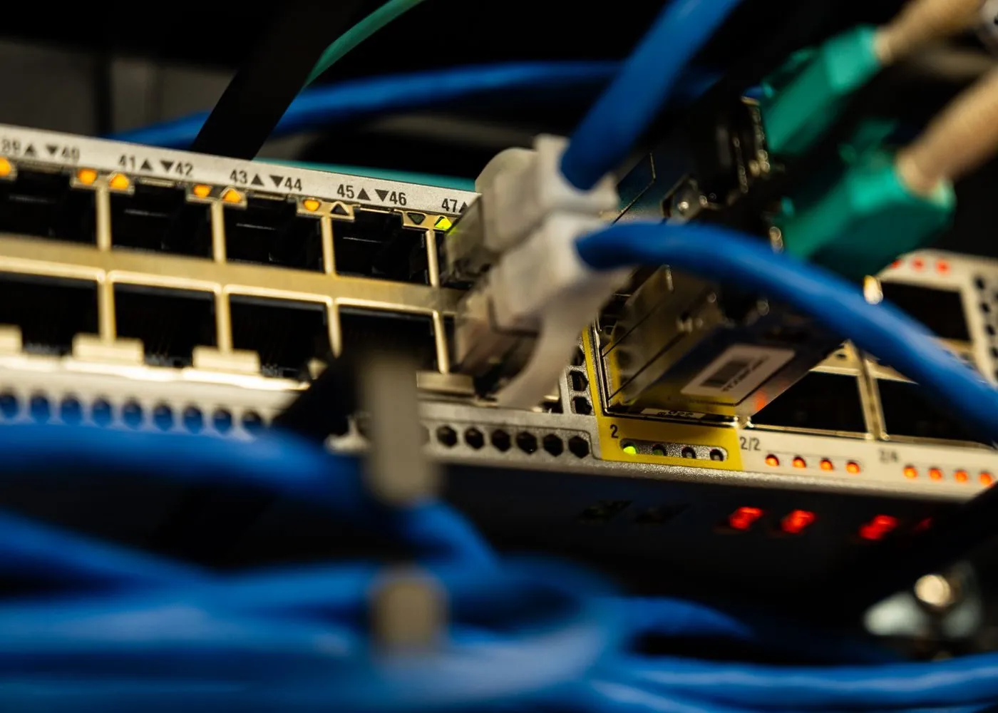 Echipamente de retea si puncte de acces Wi-Fi configurate de Sytek
